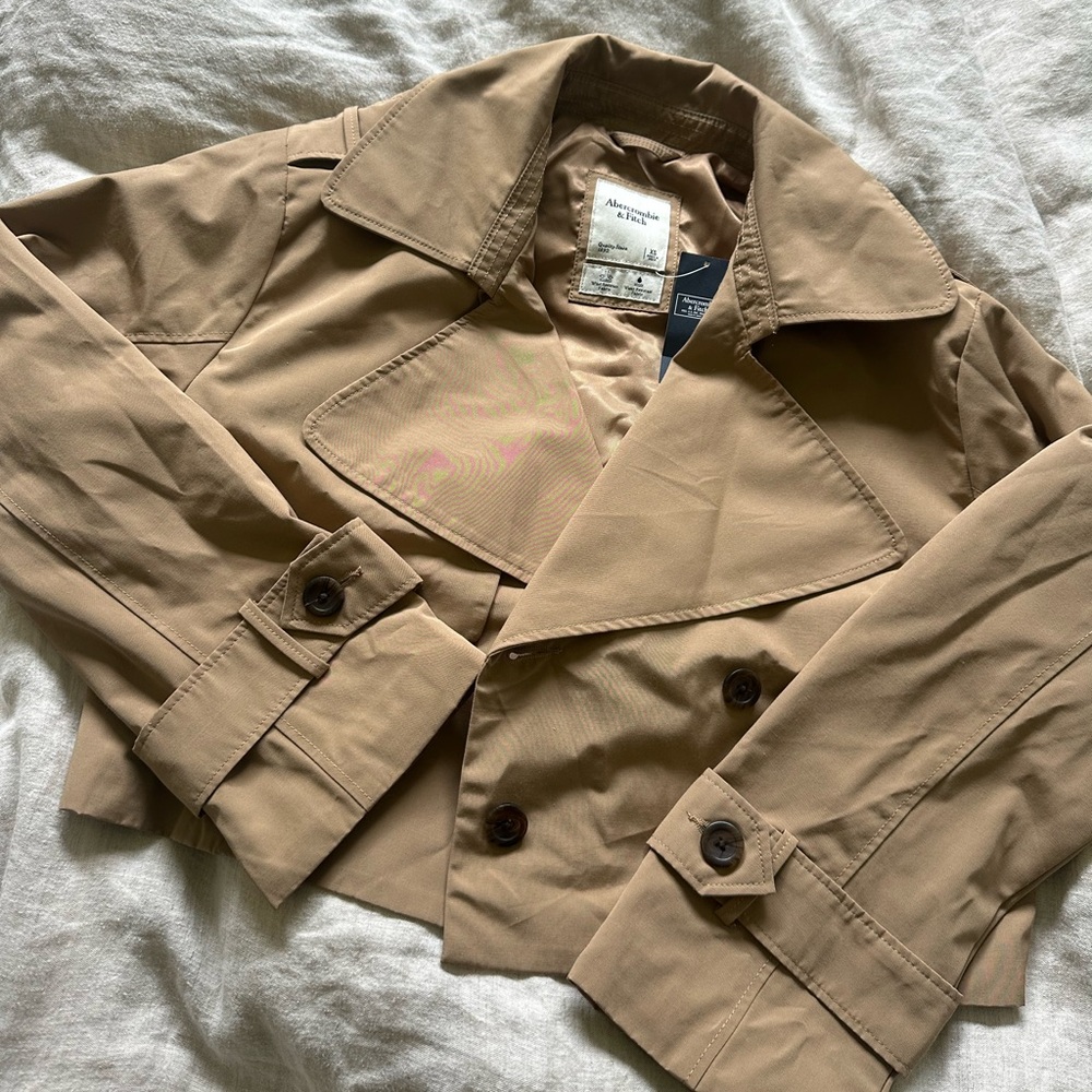 Abercrombie cropped trench coat XS